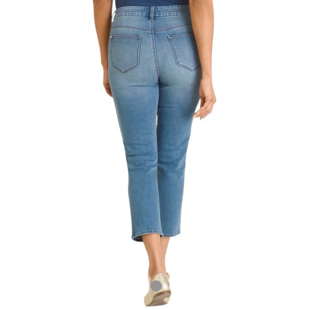 CHICO’S Girlfriend So Slimming Cropped Jean Braided Side Trim Light Wash Size 6